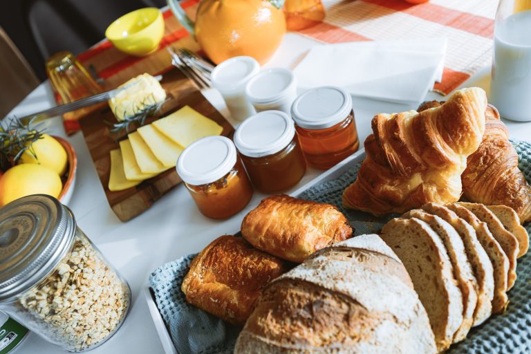 Les Jardins du Caveau vous convie dimanche 19 juillet 2026 à un brunch gourmand.