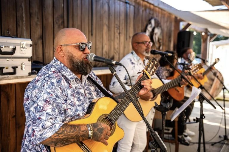Le groupe Gipsy del'Barrio s'invite aux Jardins du Caveau le 21 juin 2026 à l'occasion de la Fête de la Musique. Joignez-vous à nous pour un moment festif et convival.