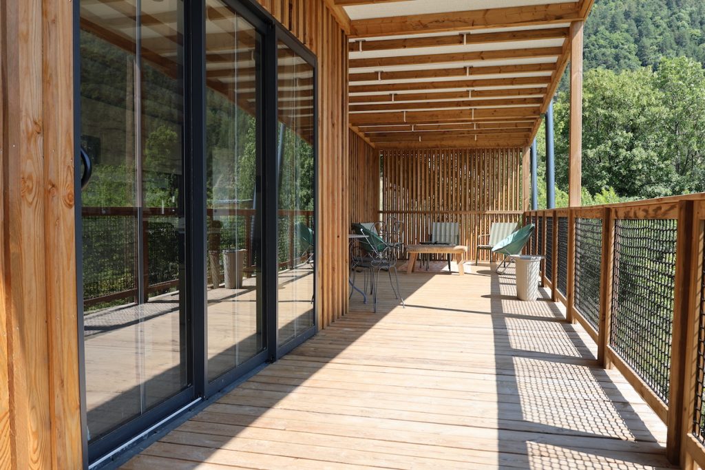 exterieur valterra Lodge Solaure terrasse plein pied 50M2 Chatillon en diois