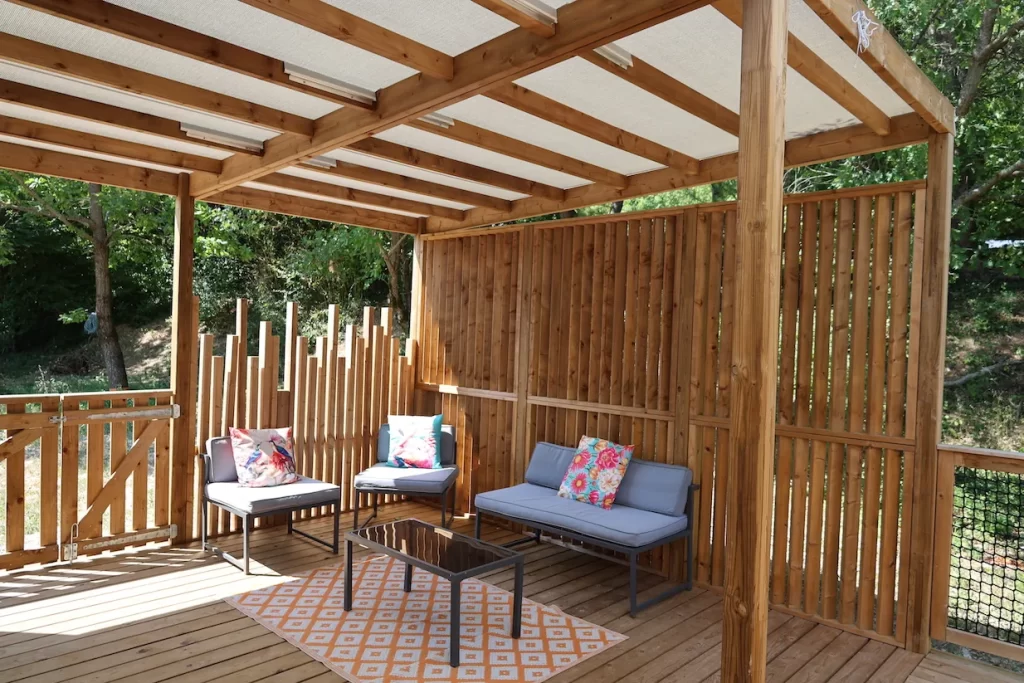 vue salon exterieur Lodge Ambane
