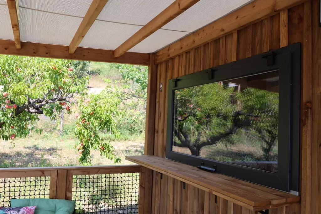 exterieur valterra Lodge Archiane bar cuisine 35M2 Chatillon en diois