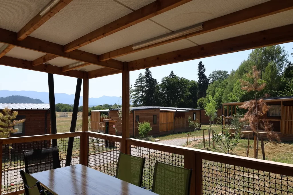 exterieur valterra Lodge Archiane vue panorama 35M2 Chatillon en diois