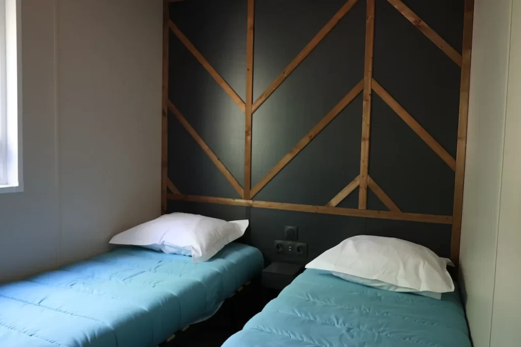interieur valterra Lodges Archiane chambre lits simples 35M2 Chatillon en diois